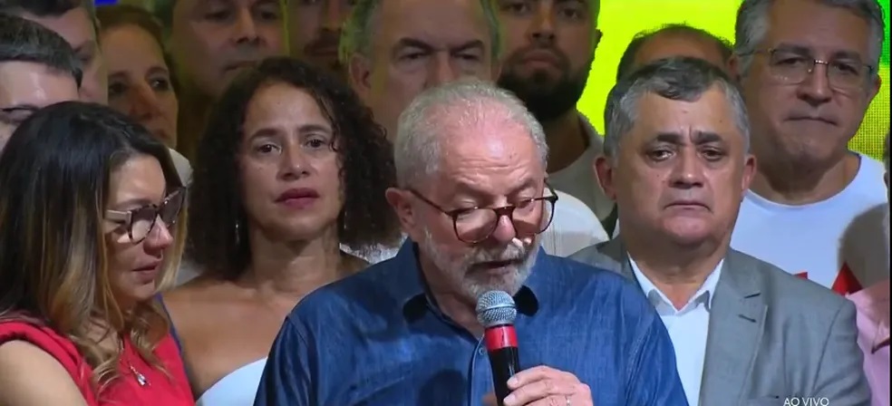 Eleito, Lula diz que é hora de ‘restabelecer a paz entre os divergentes’ e que vai governar para todos brasileiros: ‘Não existem dois Brasis’