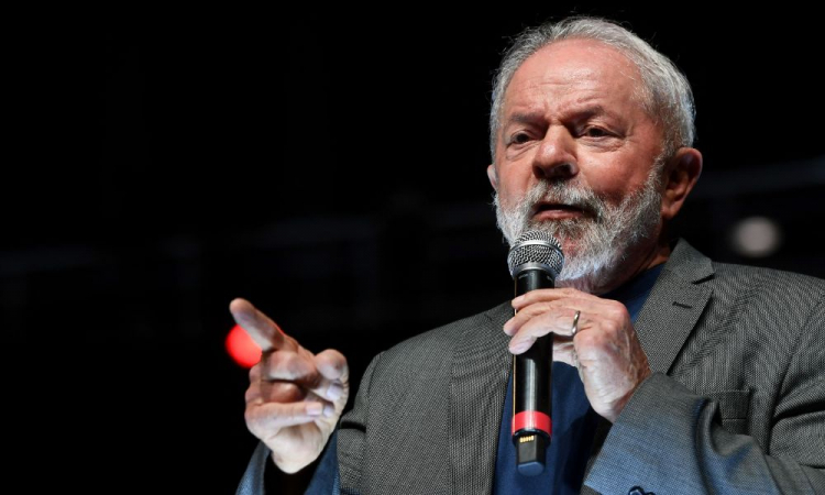 Lula copia promessa de Bolsonaro sobre tabela do Imposto de Renda