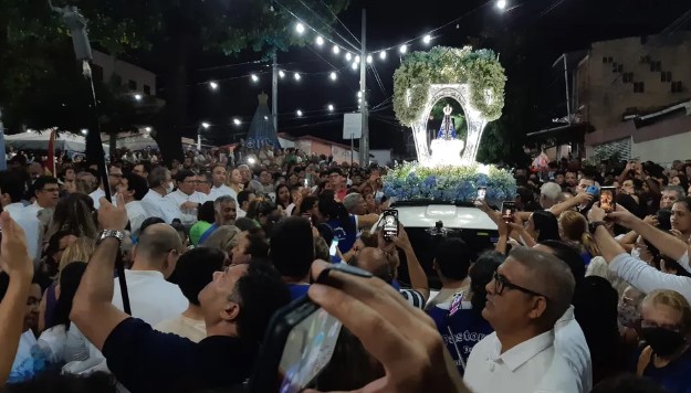 Procissão encerra homenagens à Nossa Senhora Aparecida em Natal