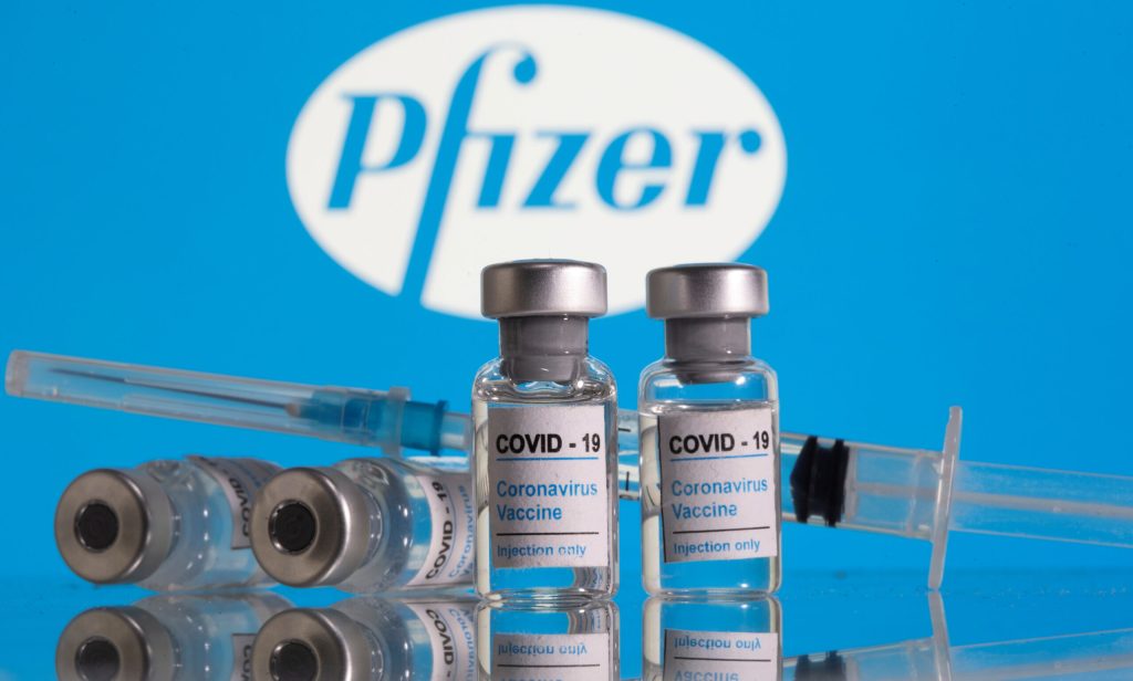 Executiva da Pfizer admite que a vacina COVID-19 não foi testada na prevenção da transmissão antes do lançamento