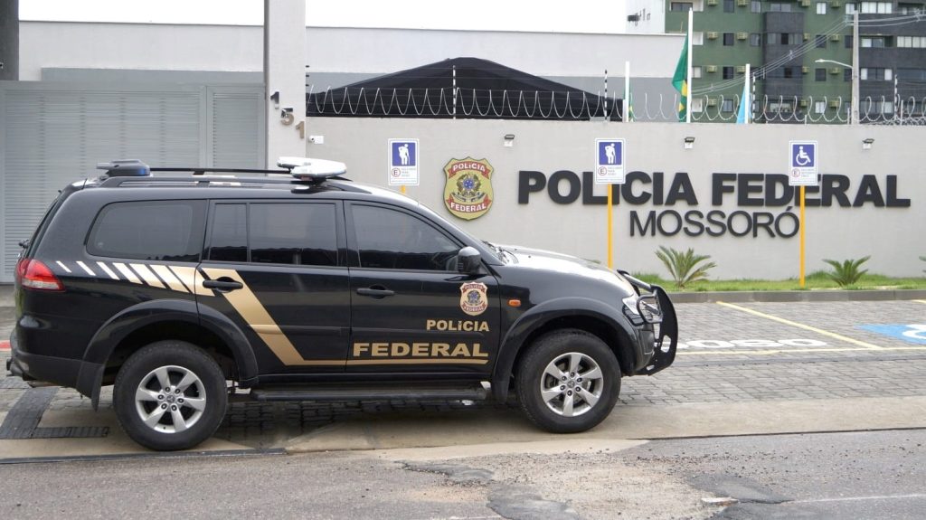 Polícia Federal prende foragida da Justiça acusada de estelionato