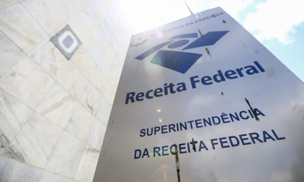 Imposto de Renda cobrado sobre pensão alimentícia será devolvido; Para receber, contribuinte terá de retificar declarações desde 2018