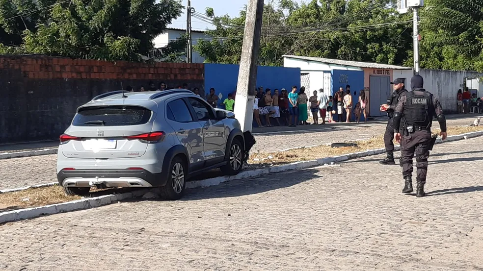 Suspeitos de assalto a equipadora de carro morrem após perseguição e troca de tiros com a PM em Natal