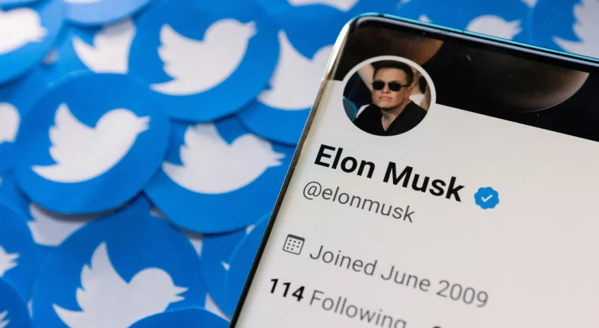 Elon Musk conclui compra do Twitter por US$ 44 bilhões e demite executivos do alto escalão
