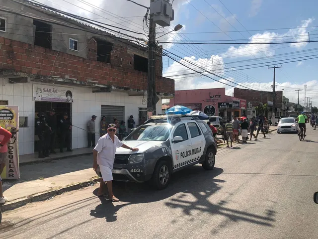 Homem é esfaqueado e morre em briga de trânsito após deixar filha na escola em Natal