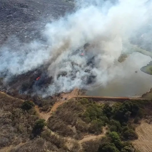 Incêndio florestal atinge área em Serra Negra do Norte há uma semana