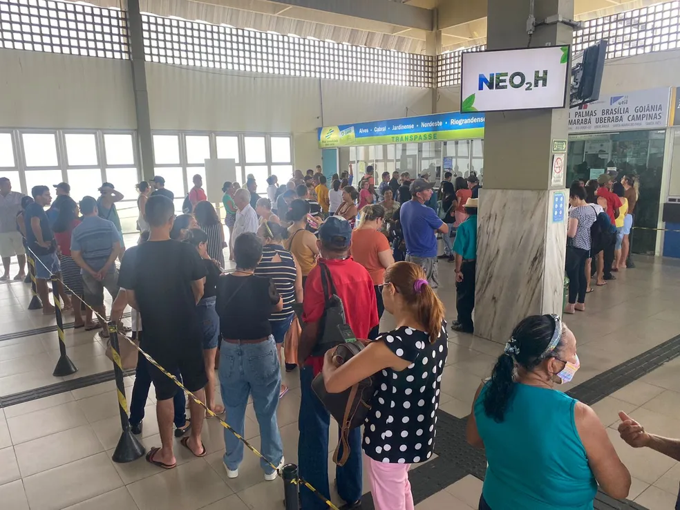 Mais de 13 mil passagens intermunicipais gratuitas são emitidas no primeiro dia de distribuição no RN
