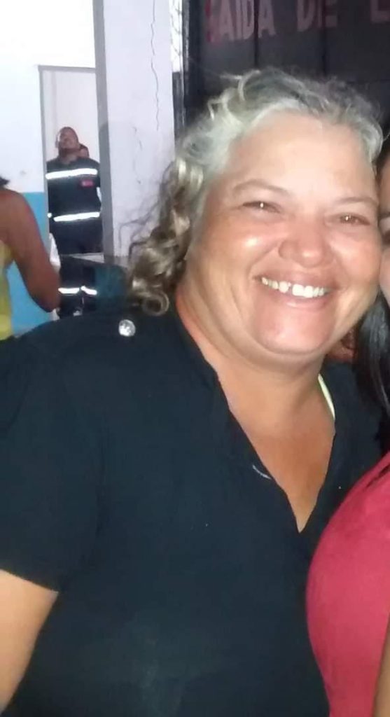 Mulher é assassinada a tiros no meio da rua no Alecrim. Suspeito é preso