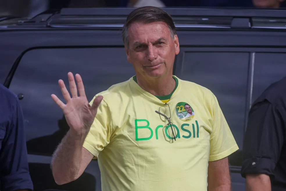 Trinta e oito horas após resultado, Bolsonaro mantém silêncio sobre vitória de Lula na eleição