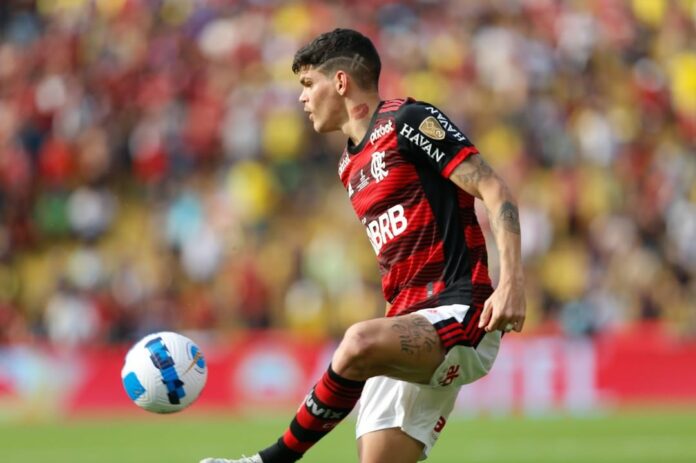 Flamengo homenageia potiguar após tri da Libertadores e cita Carnaúba dos Dantas (RN): “beijinho na taça”