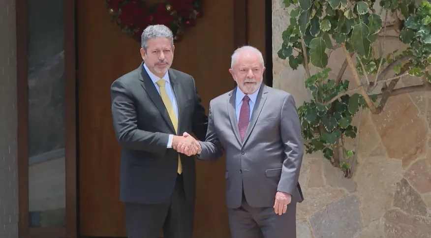 Lula e Arthur Lira se encontram pela primeira vez, em Brasília