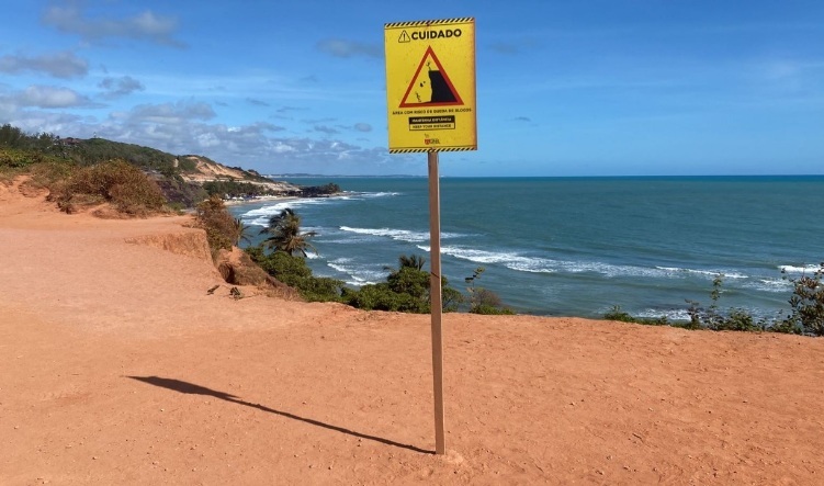 Turistas continuam fazendo manobras perigosas no chapadão de Pipa