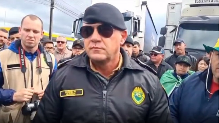 Comandante da PM que negociou bloqueio em rodovia não vai a reunião no TSE