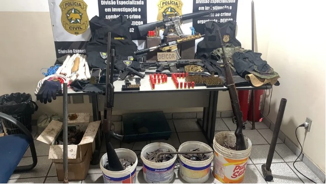 Operação apreende ‘fuzis de guerra’ e explosivos no RN; suspeito morre em confronto com polícia