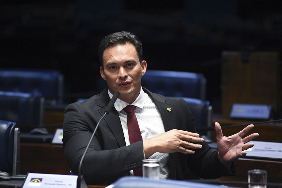 Styvenson, Girão e mais três senadores pedem impeachment de ministro Barroso