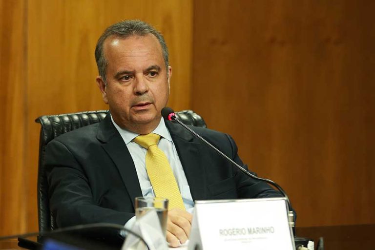 Rogério Marinho e Hamilton Mourão criticam PEC da Transição
