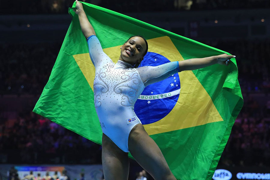 Rebeca Andrade dá show e ganha título mundial individual