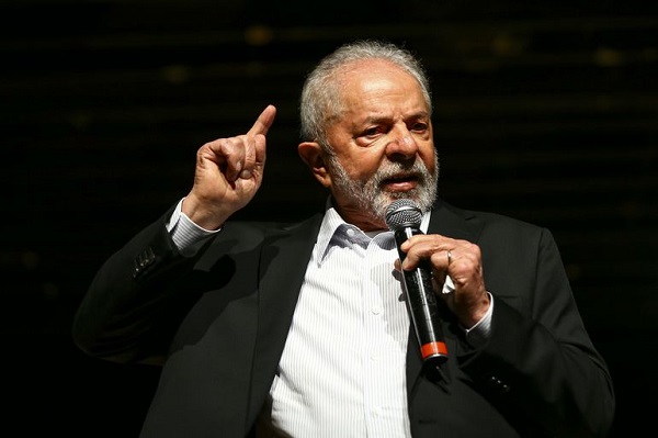 Dólar sobe com espera por pronunciamento de Lula, PEC e exterior no radar
