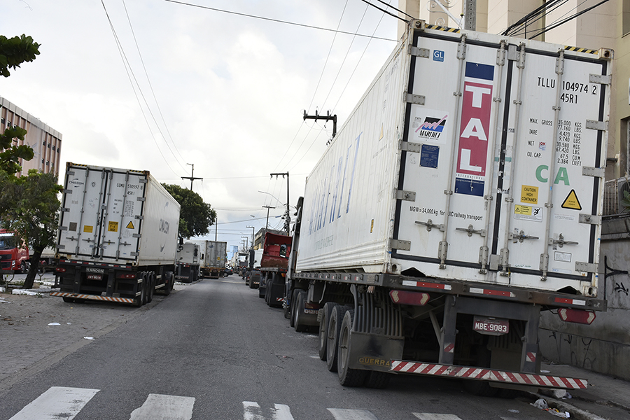 Sem logística adequada para o Porto de Natal, trânsito volta a travar na Ribeira