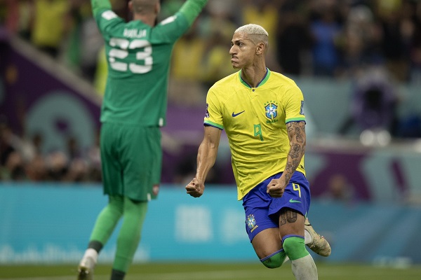 Brasil vence a Sérvia em estreia da Copa do Mundo