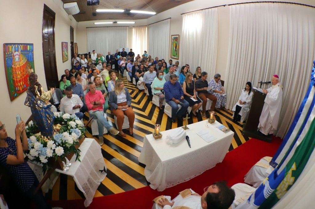 Em preparação à festa da padroeira, Prefeitura recebe imagem de Nossa Senhora da Apresentação