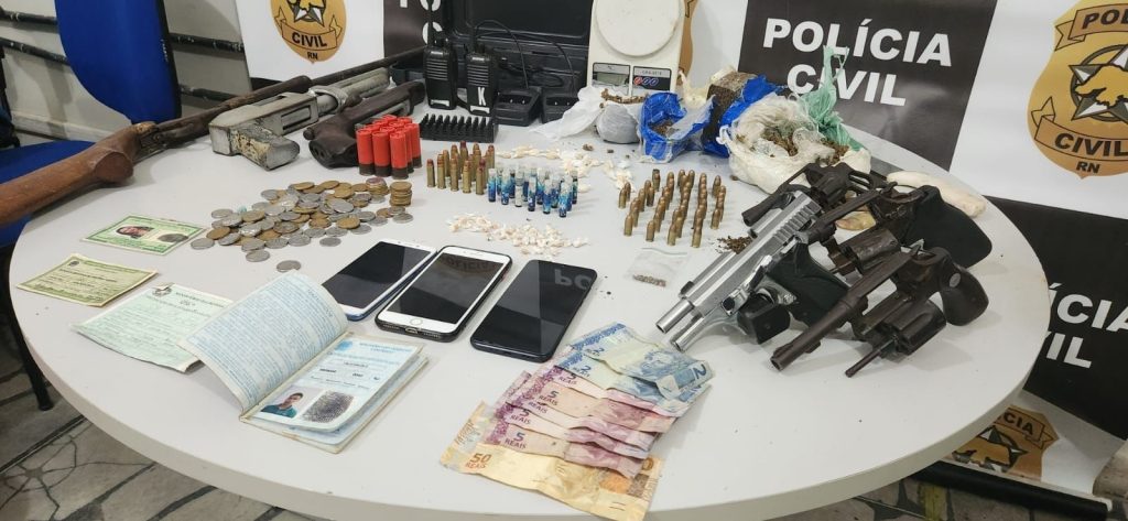 Polícia Civil prende suspeito por posse ilegal de arma e tráfico de droga em Mossoró