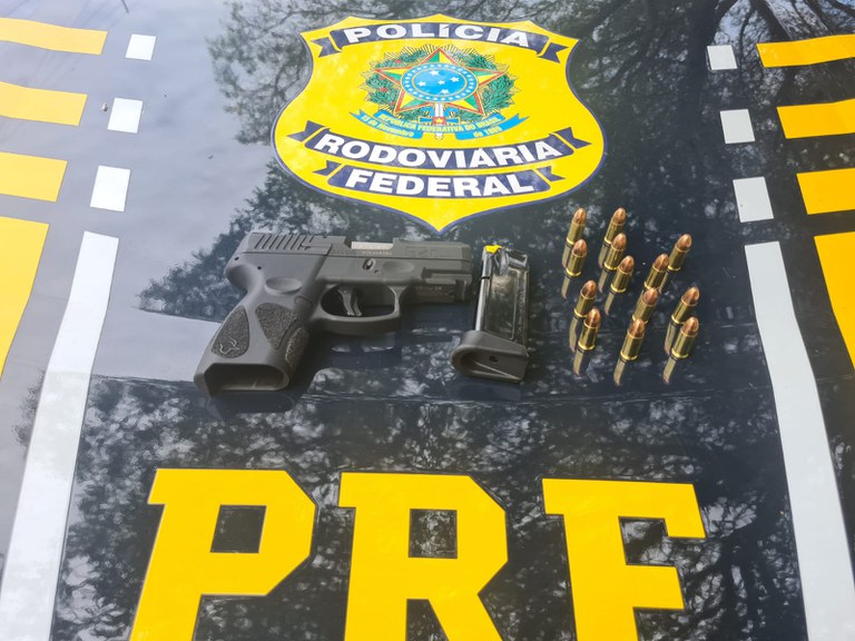 PRF prende homem por porte ilegal de arma de fogo em Mossoró/RN