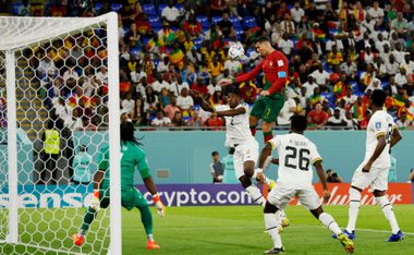 Cristiano Ronaldo bate recorde com gol histórico e ajuda Portugal a derrotar Gana por 3 a 2