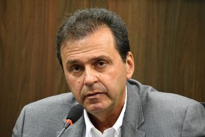 Julgamento das contas de Carlos Eduardo será retomado após vistas do conselheiro do TCE