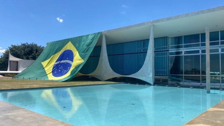 Lula vai reabrir Alvorada para visitação, proibida na gestão Bolsonaro