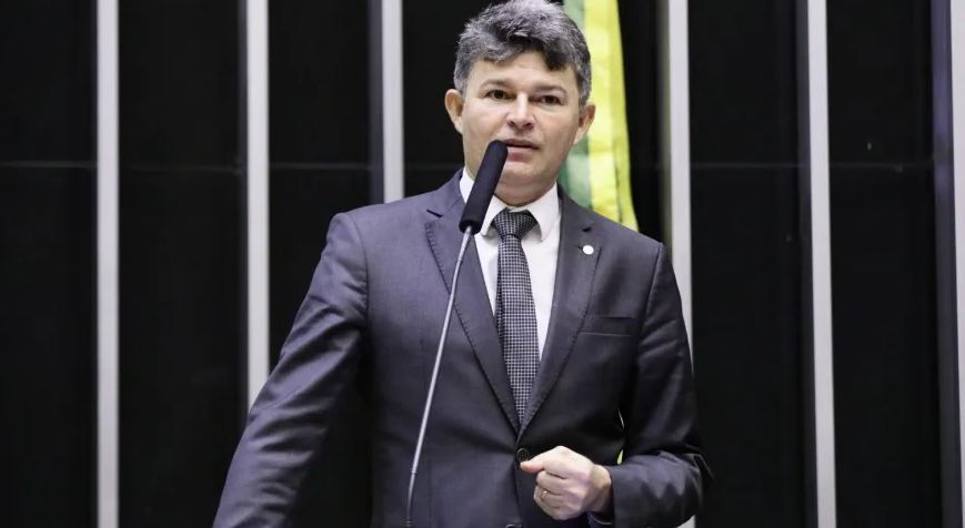 Deputado caicoense tem conta no twitter suspensa