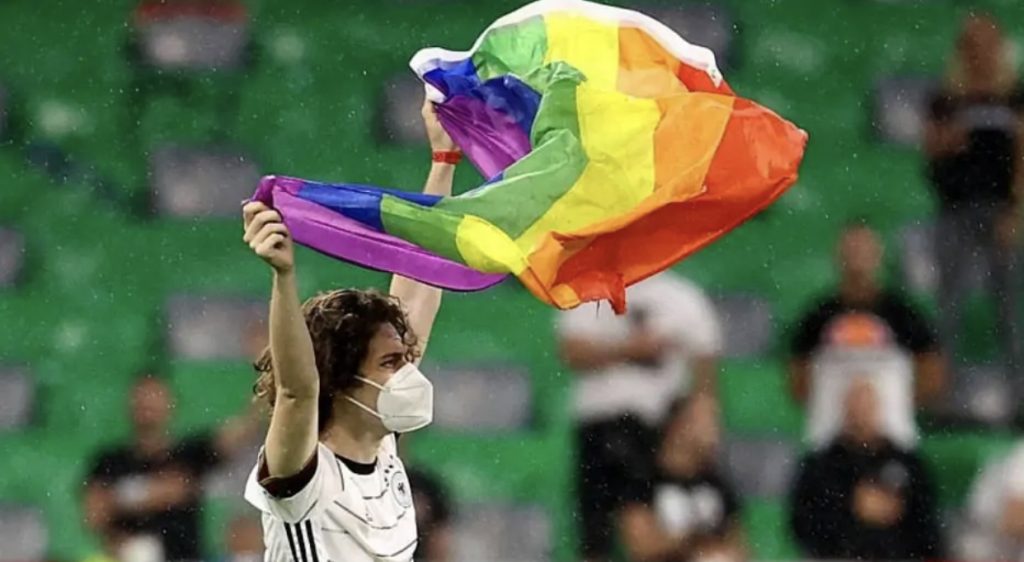 Catar libera bandeiras LGBTQIA+ nos estádios da Copa
