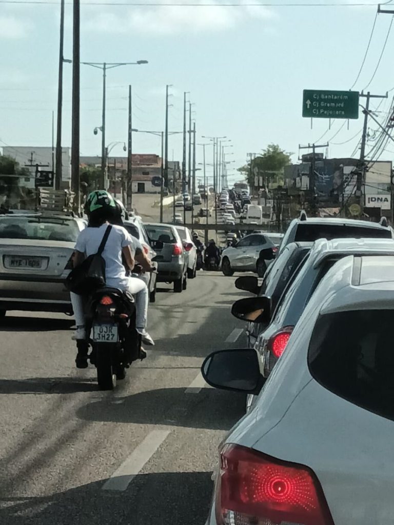 Interdição da Felizardo Moura gera engarrafamento na zona Norte ; STTU considera “normal” e dá orientações