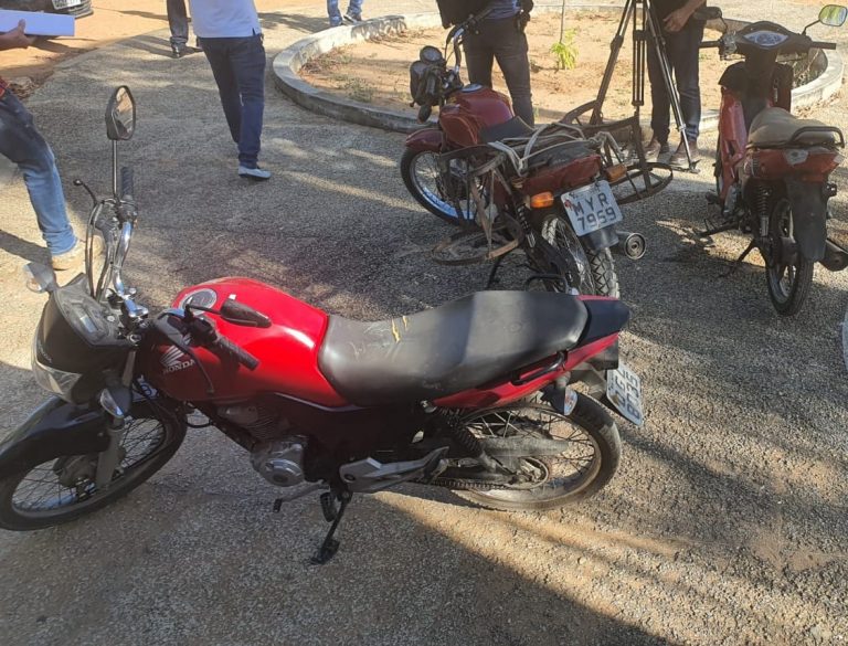 Polícia Civil estoura casa no bairro Santo Antônio usada como esconderijo de motos roubadas