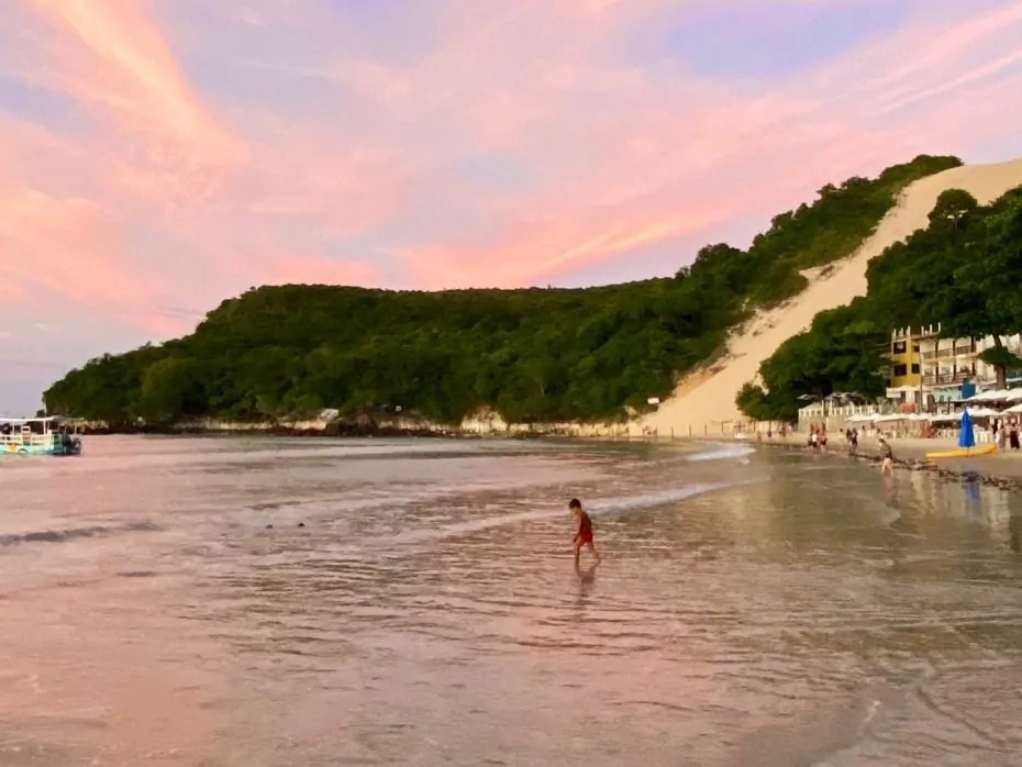 Corpo de homem é encontrado na Praia de Ponta Negra, em Natal