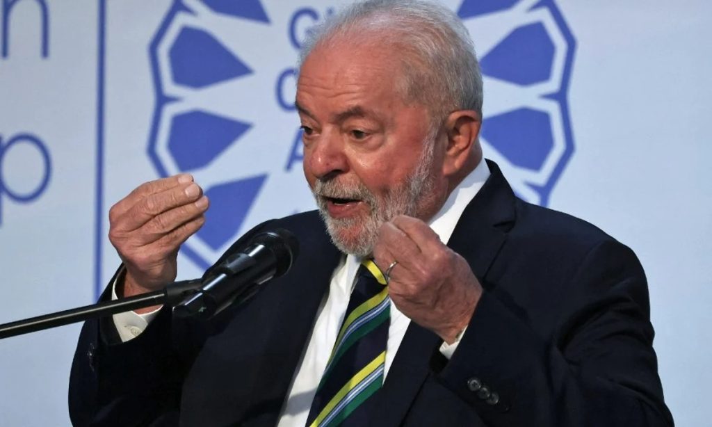 “Vai aumentar o dólar, cair a bolsa? Paciência!”, diz Lula ao defender o fim do teto de gastos