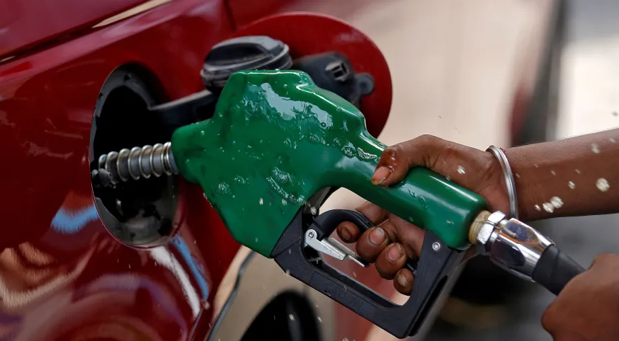 Com 6ª semana seguida de alta, média de preço do litro de gasolina vai a R$ 5,05