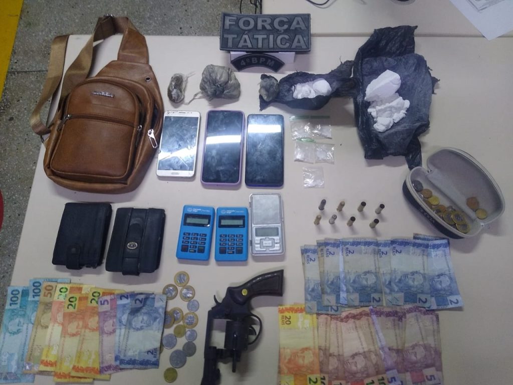 Quatro homens foram presos com drogas no bairro Lagoa Azul