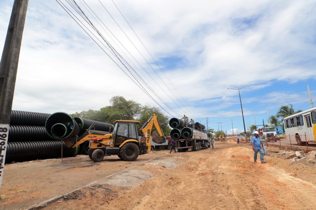 Obra da avenida Felizardo Moura inicia nova fase. Confira desvios no trânsito