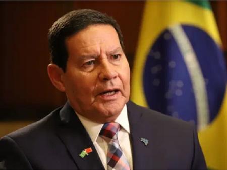 Mourão sobre carona de Lula em jatinho: “Já compromete os princípios da moralidade”