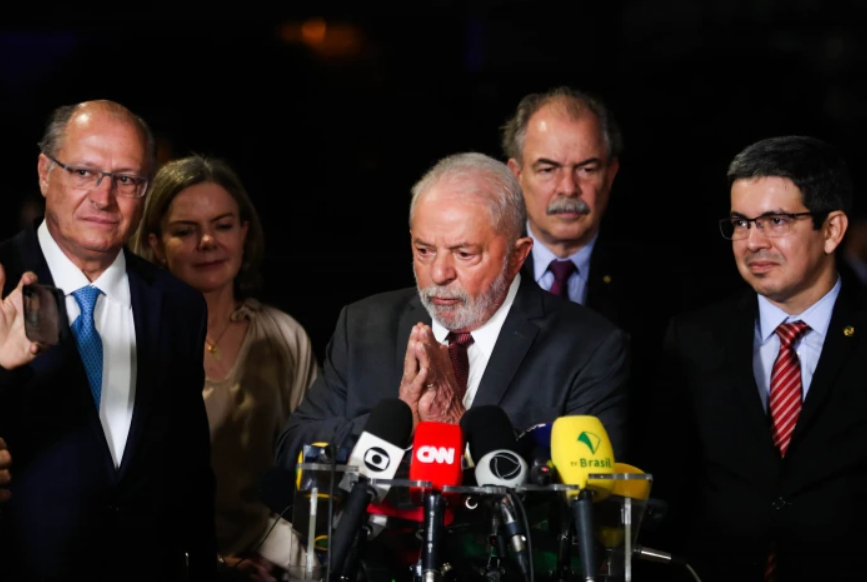 Governo de transição de Lula tem ao menos 67 pessoas investigadas