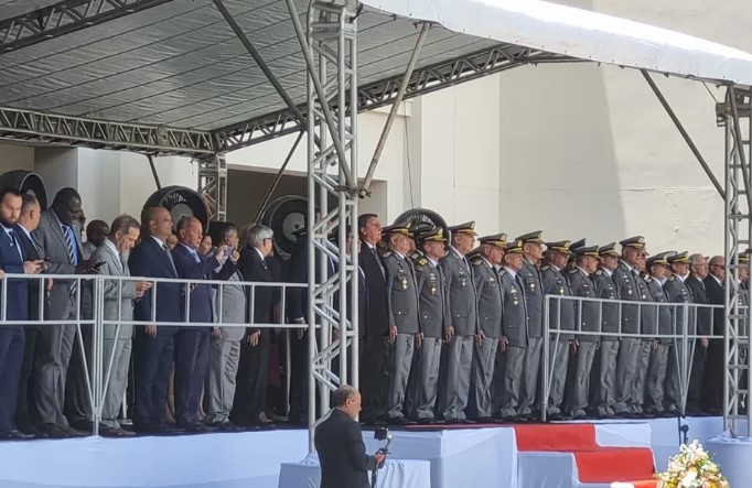 Bolsonaro participa de cerimônia com militares no RJ; é a 1ª viagem oficial do presidente desde o segundo turno das eleições