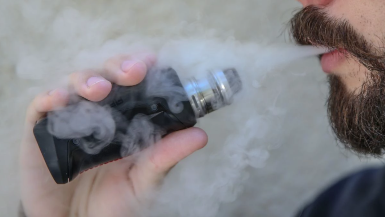 Uso de vape pode causar apodrecimento dos dentes, diz estudo