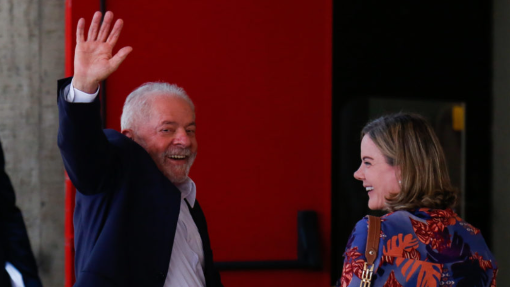 Lula tem 1/3 dos ministros definidos, mas segura nomes