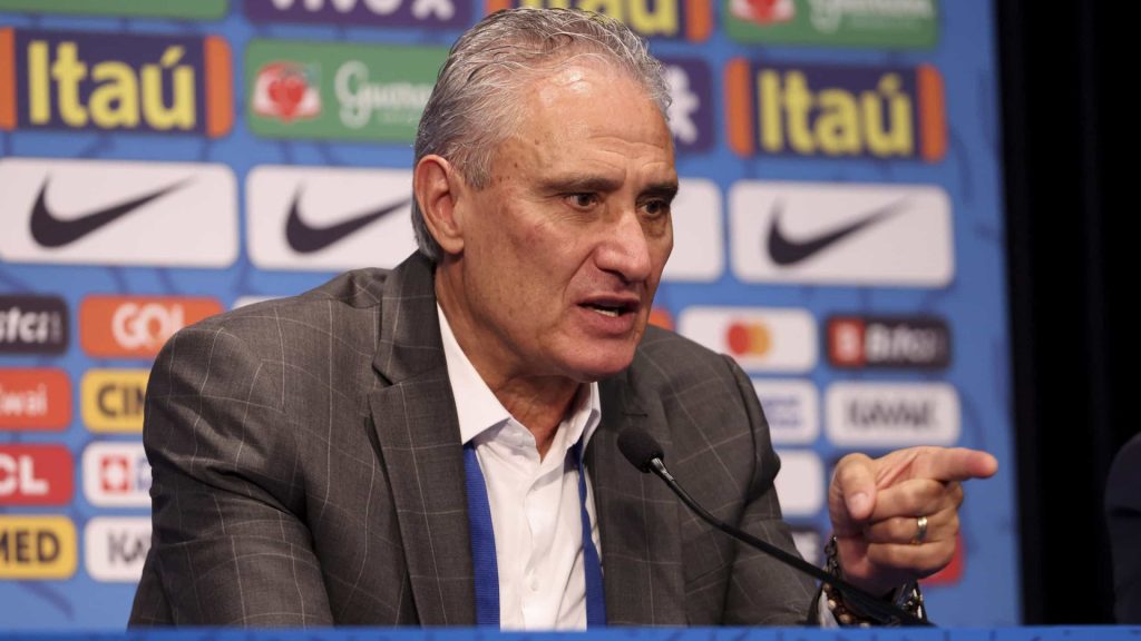 Tite muda estratégia e confirma escalação reserva contra Camarões