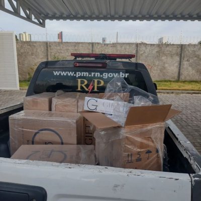 Polícia Militar apreende quase três mil carteiras de cigarros de origem estrangeira no Bairro Paredões em Mossoró