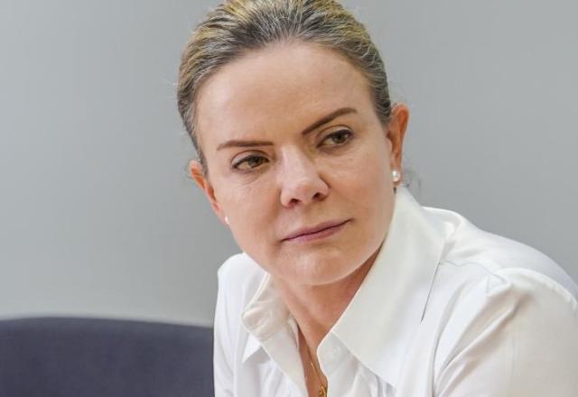 “Não foi definido nenhum nome”, diz Gleisi sobre ministérios de Lula