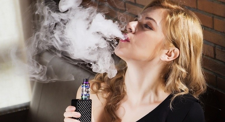 Fumar cigarro eletrônico facilita o surgimento de cáries, aponta estudo