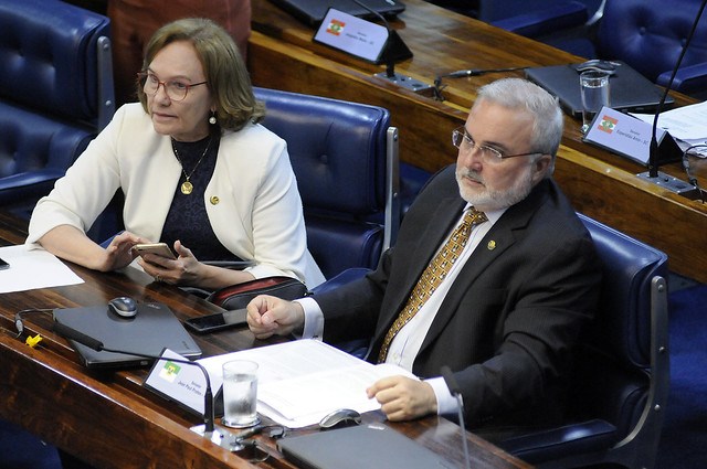 Dois senadores do RN assinam PEC de Renan que torna crime chamar políticos de ‘ladrão’