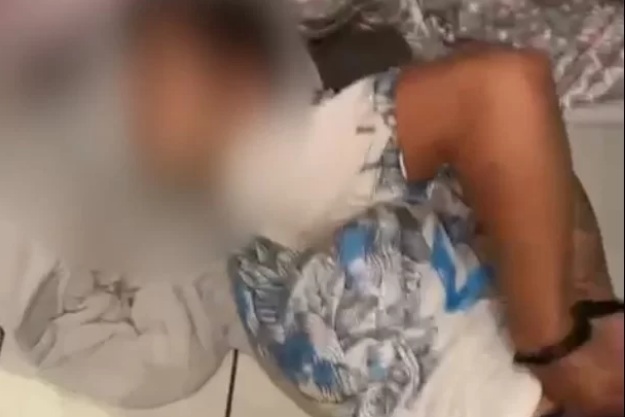 Traficante se esconde em cama box para tentar fugir da polícia
